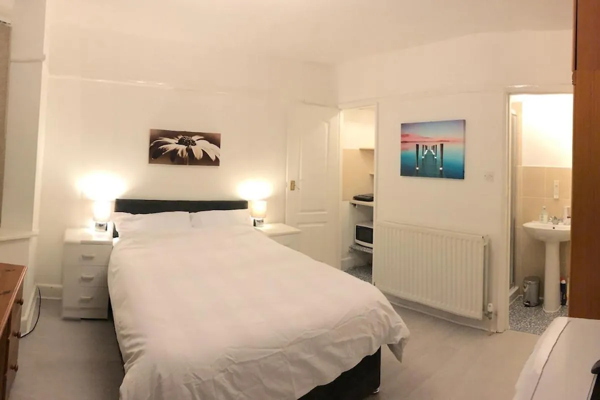 Studio-Like Room With Own Entrance Poole