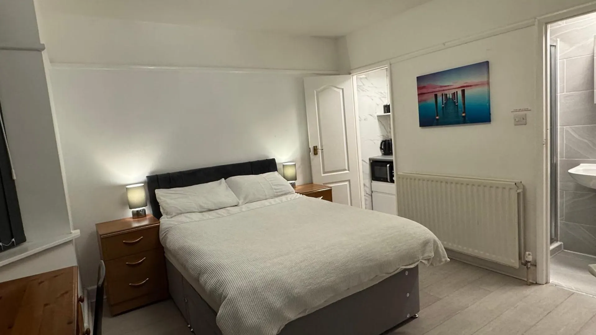 Studio-Like Room With Own Entrance 풀